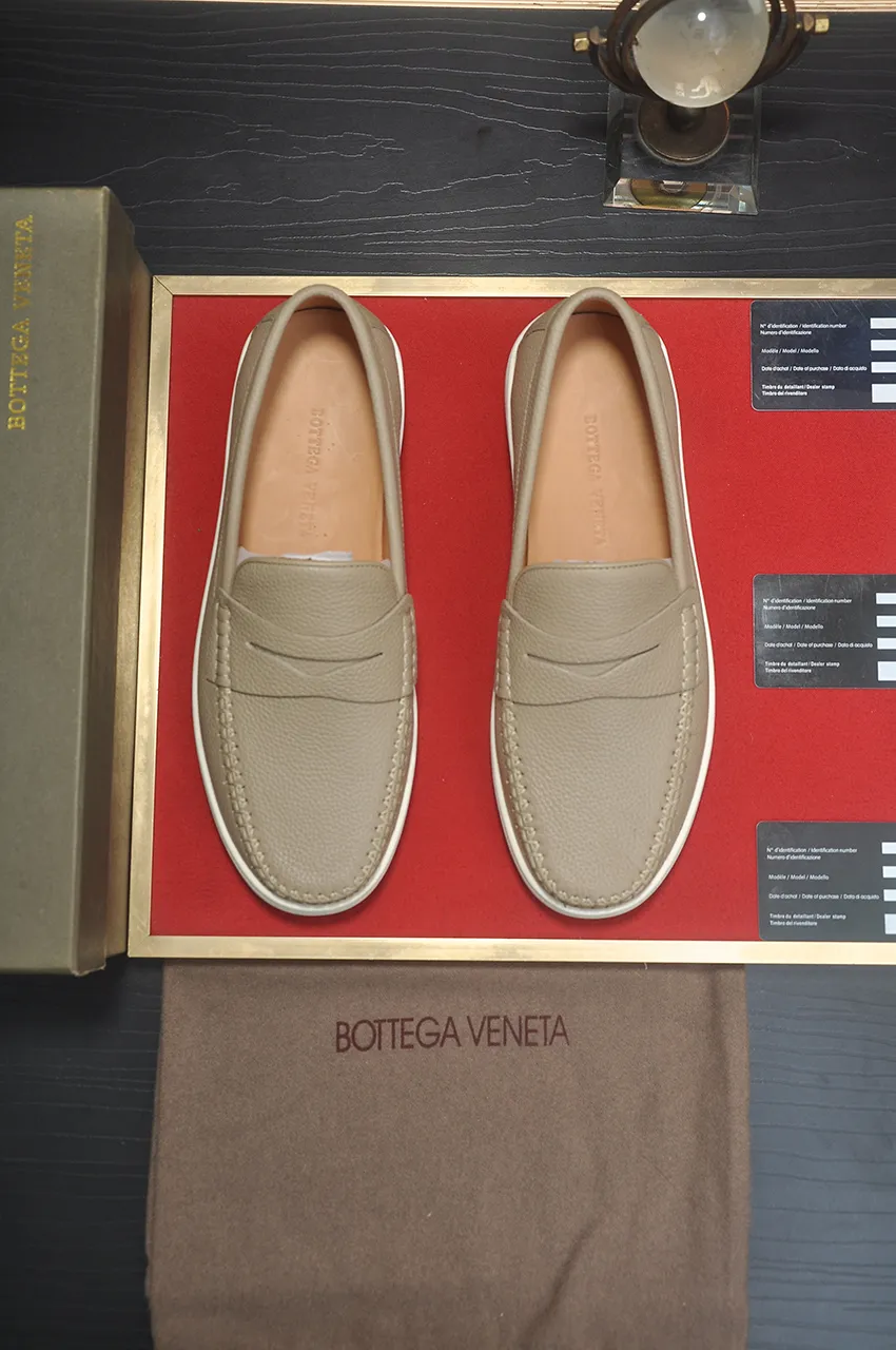 Men's shoes 💰460💶 [Botteg Venetta (BV)] (full cowhide lining) Exclusive new model Official website new model The upper is made of top-quality calfskin. Delicate feel and flowing luxurious texture. Tailored for refined men to create a noble aura. Detailed and regular Mark hand-stitching. Smooth lines. Full cowhide lining. Comfortable to wash sweat. 38-44